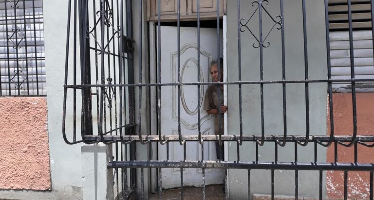 Denuncian abandono tras hallazgo de cadáver en Lavapiés #FVDigital