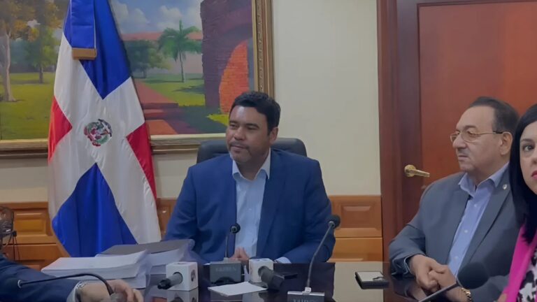 Comisión presentaría informe final del Código de Trabajo la próxima semana