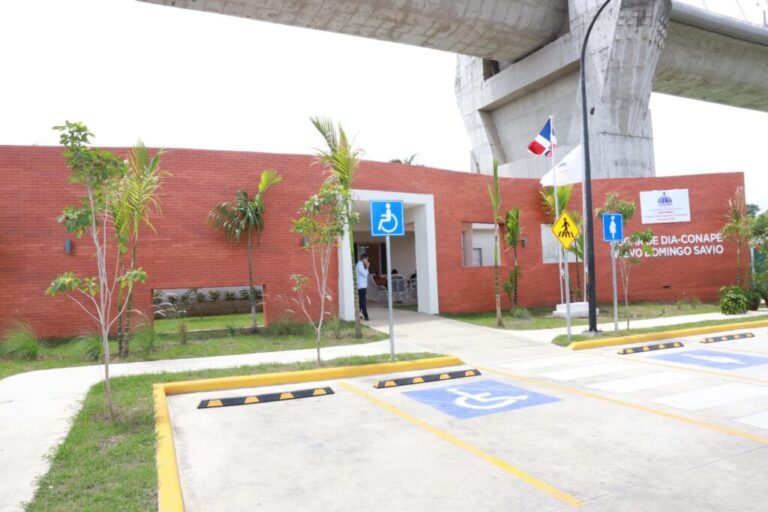 Policiales: Director general PN asiste a acto de entrega de Hogar de Día para adultos mayores en el Nuevo Domingo Savio