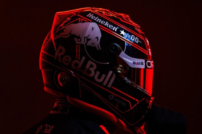 casco-de-max-verstappen-red-bu.jpg