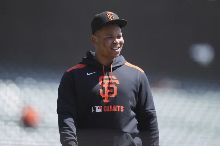 Rafael Devers explica por qué jugaría en primera base con Gigantes y no con Medias Rojas