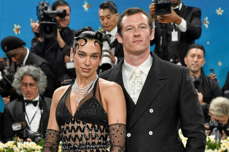 Dua Lipa se compromete con Callum Turner y está más feliz que nunca
