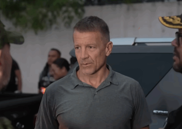 Tiemblan las bandas en Haití con Erik Prince, contratista militar privado – #DeInteres   #FVDigital