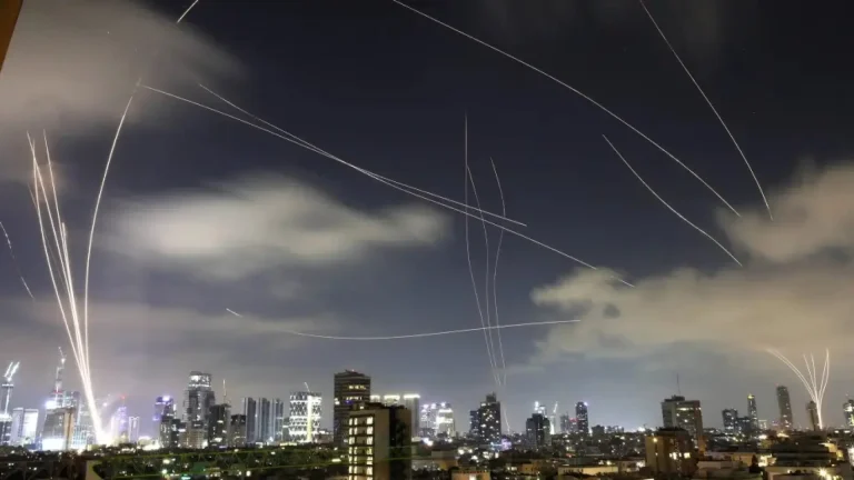 #Mundo:El Gobierno prevé sacar este viernes a turistas españoles de Israel y traerlos de vuelta en un avión militar #FVDigital