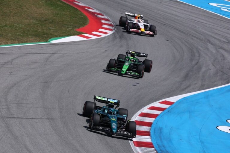 ¿Por qué Aston Martin F1 sufre más en carrera que en clasificación? #F1 #FVDigital
