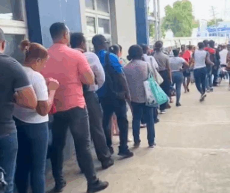 Enormes filas esta mañana en el metro de Santo Domingo – #DeInteres   #FVDigital