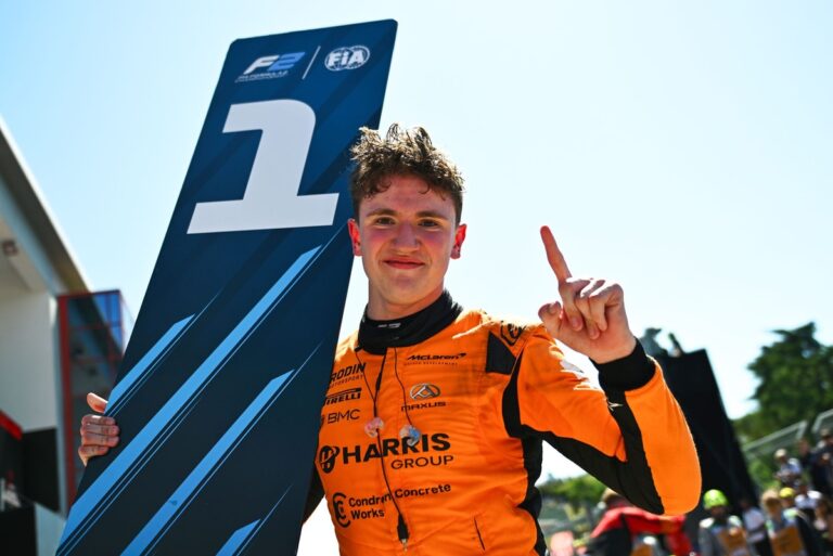 Dunne se estrena con McLaren en los Libres 1 del GP de Austria #F1 #FVDigital