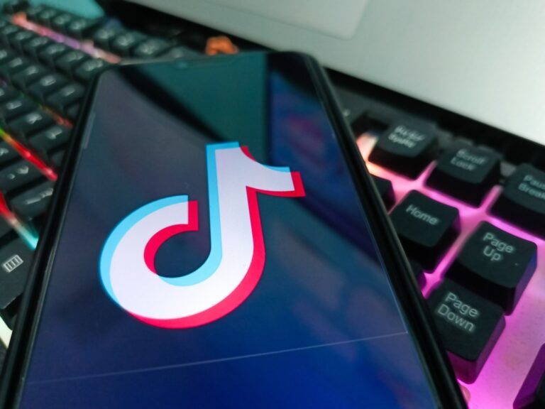 Trump extiende el plazo: TikTok continuará funcionando en Estados Unidos hasta esta fecha #FVDigital