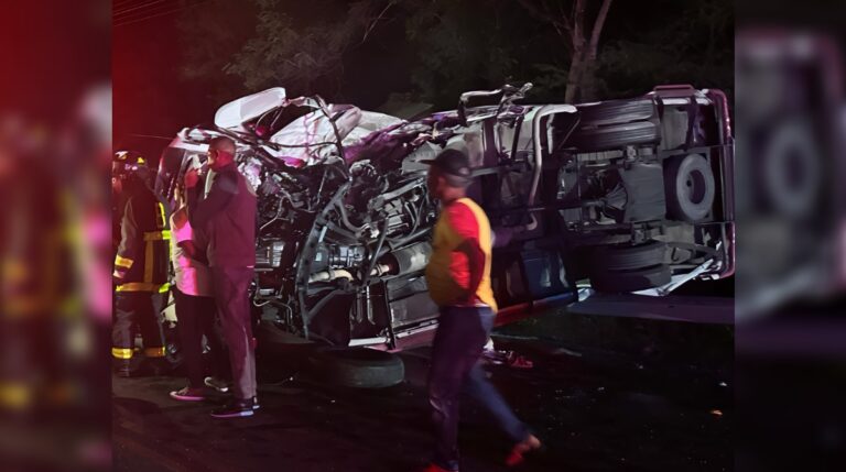 Varias personas pierden la vida en suceso vial en Baní #FVDigital #FelixVictorino