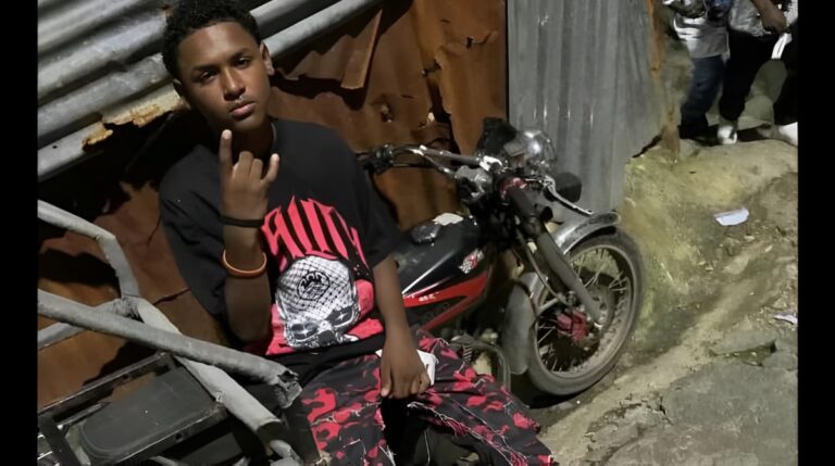 Adolescente de 15 deja de vivir tras ser alcanzado por proyectil en Santiago #FVDigital #FelixVictorino