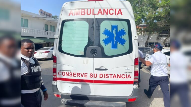 Rescatan a joven tras incidente en playa de Juan Dolio #FVDigital #FelixVictorino