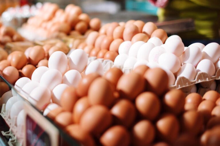 #Salud: La razón detrás de la desaparición de los huevos blancos en los supermercados