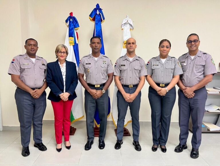 Policiales: Oficial dominicano concluye con éxito prestigioso curso policial en España – Inicio – Policía Nacional de la República Dominicana