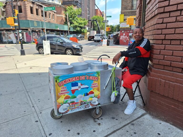 La Gran Parada dominicana de El Bronx es también un día de extraordinario vigor comercial