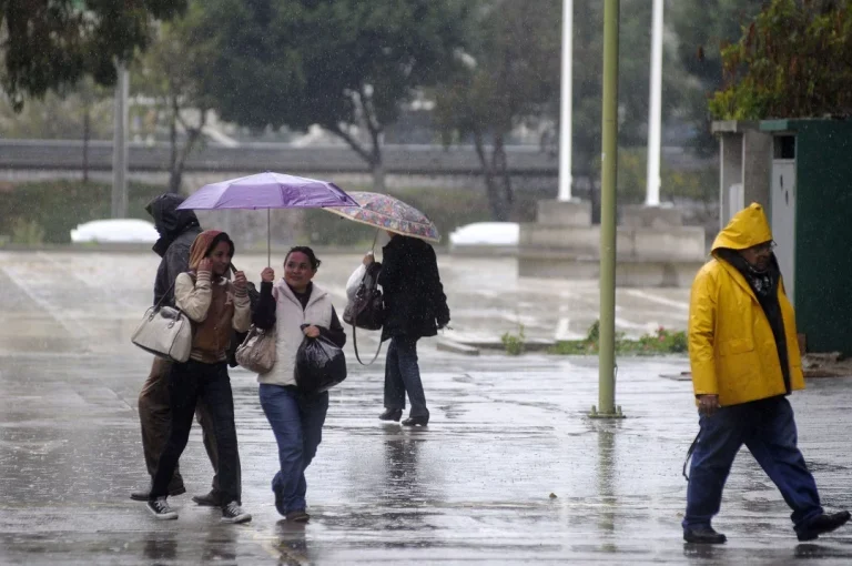 Meteorología pronostica lluvias por vaguada y temperaturas calurosas
