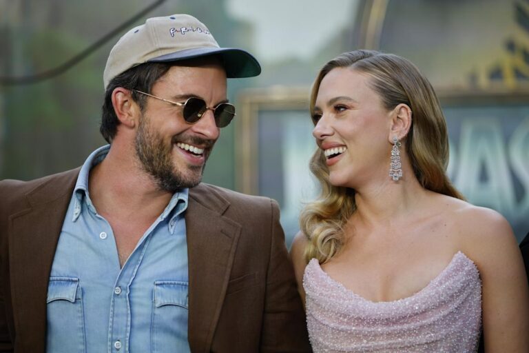 Jurassic World arrasa en su estreno en taquilla