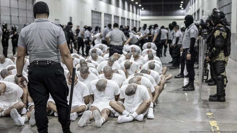 Exige más de un millón por sufrir lesiones en la cárcel