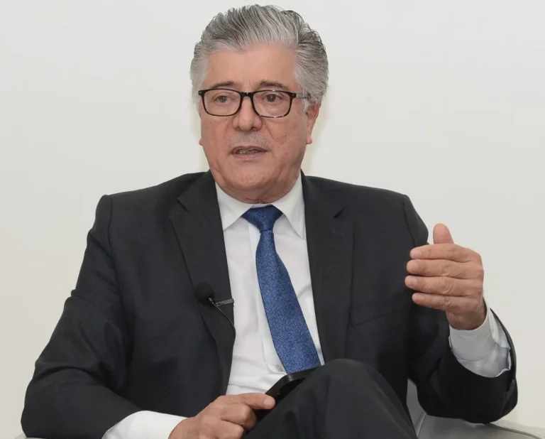 “La mafia carcelaria teme al Ministerio de Justicia porque perderá millones.”, afirma Roberto Santana