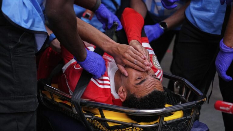 Jamal Musiala se lesionó el tobillo