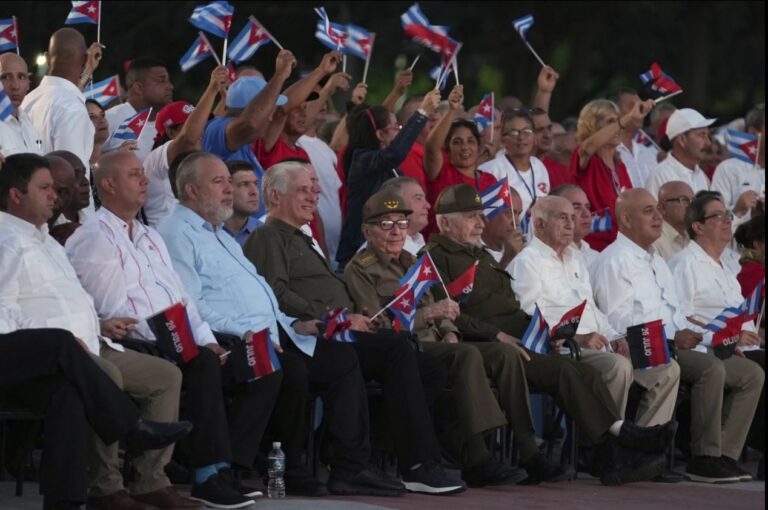 Cuba admite errores internos y que males no son solo por las sanciones de Estados Unidos