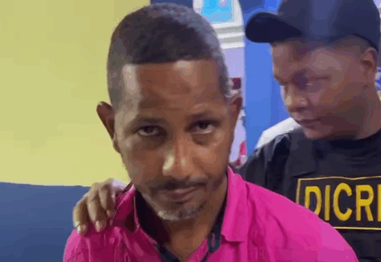 Fue a cobrar una deuda, lo abimbaron y terminó preso (video) – #DeInteres   #FVDigital