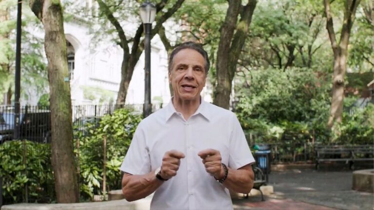 Cuomo sigue en la elección por la alcaldía de Nueva York