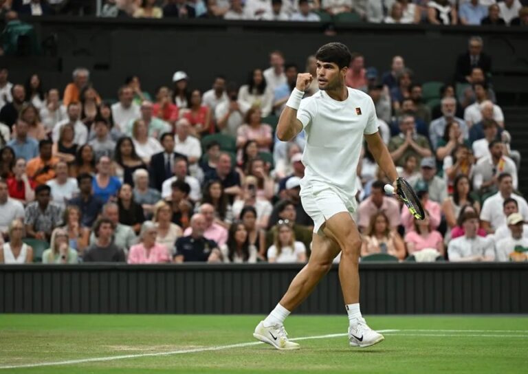 Alcaraz se impone a Rublev y pasa a cuartos en Wimbledon #FVDigital