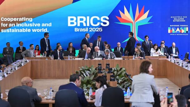 El-aumento-del-comercio-entre-los-BRICS-surge-como-alternativa-a-las-restricciones-de-EEUU-608x342.j.jpeg