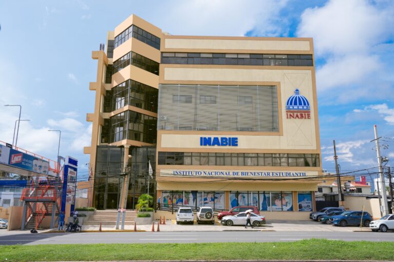 Nuevas denuncias irregularidades en licitación del almuerzo escolar de Inabie