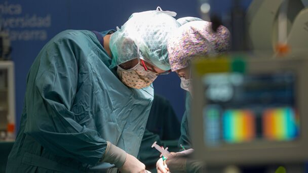 La-Clinica-Universidad-de-Navarra-realiza-intervenciones-seguras-y-con-mejor-pronostico-gracias-a-te.jpeg