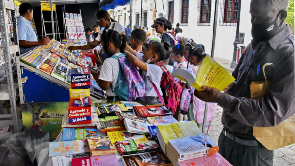 La-Feria-Internacional-del-Libro-608x342.jpg