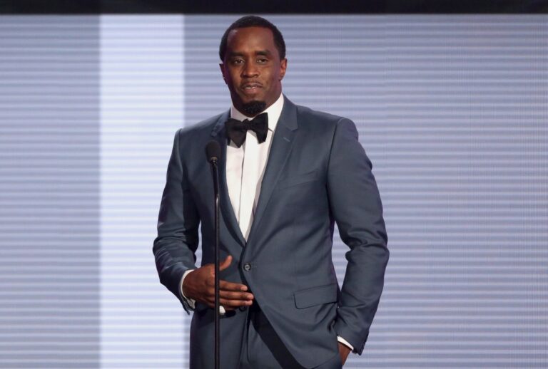 Fans de P. Diddy se bañaron en aceite de bebé para celebrar el veredicto
