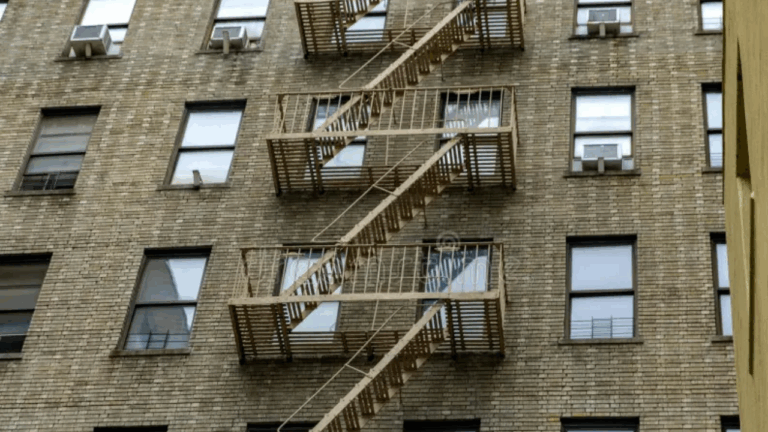 Autoridades investigan caso de joven hallada en condiciones críticas en el Bronx #FVDigital #FelixVictorino