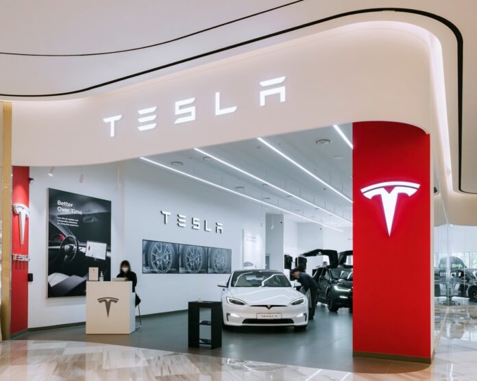 Tesla-se-rezaga-cada-vez-mas-en-el-mercado-mundial-ante-las-armadoras-chinas-de-bajo-costo.jpg