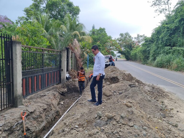 CORAAVEGA explica que mientras realizaban reparaciones de tubería afectaron involuntariamente las redes de Claro