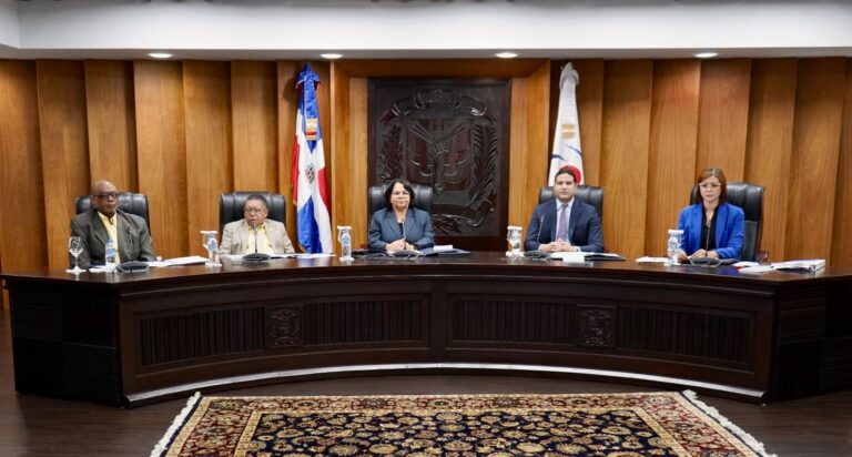 Cámara de Cuentas aprueba auditorías al Ayuntamiento de Santiago y al MIREX