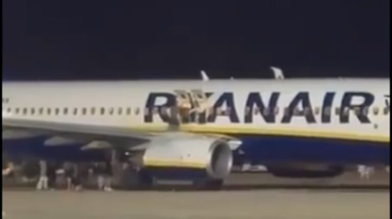 VIDEO:18 personas resultaron heridas tras incendio en avión en Palma de Mallorca, España