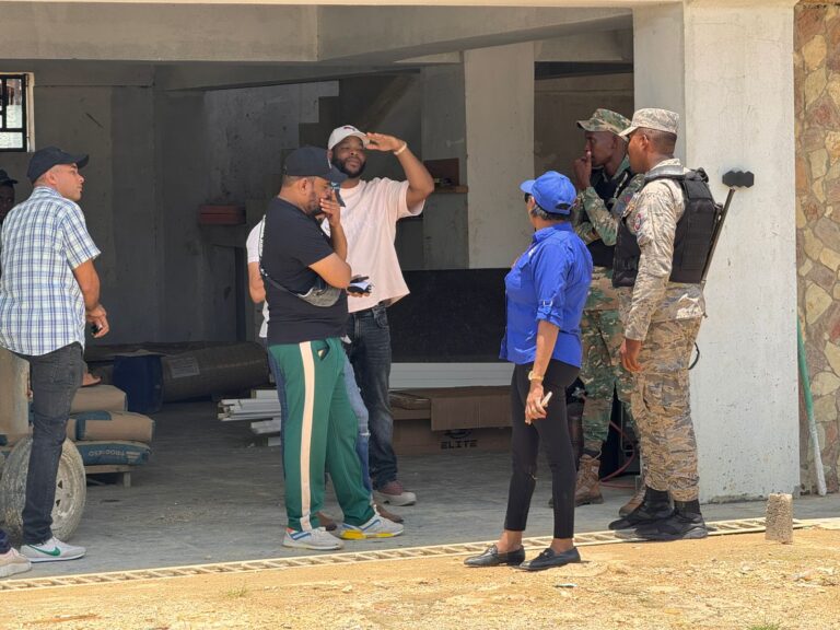 Allanan propiedad del salsero Yiyo Sarante por conexión eléctrica ilegal #FVDigital