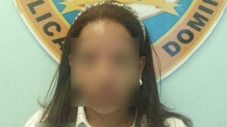Arrestan mujer por amenazas y acoso en redes