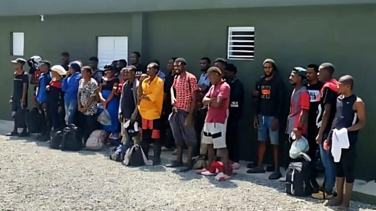 Detienen 30 haitianos indocumentados en operativos del ERD en San Juan