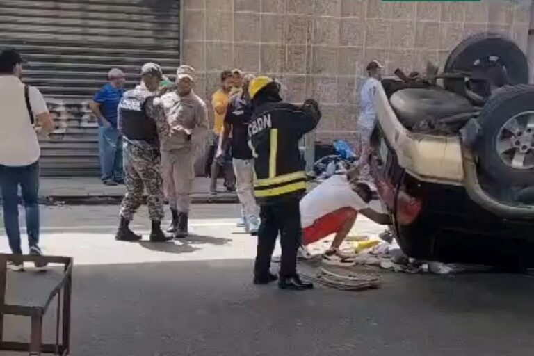 Accidente feo en la avenida 27 de Febrero (video) – #DeInteres   #FVDigital