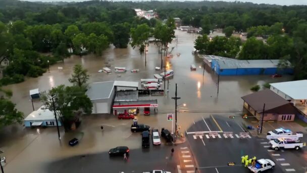cnne-1686828-inundaciones-texas-608x342.jpg