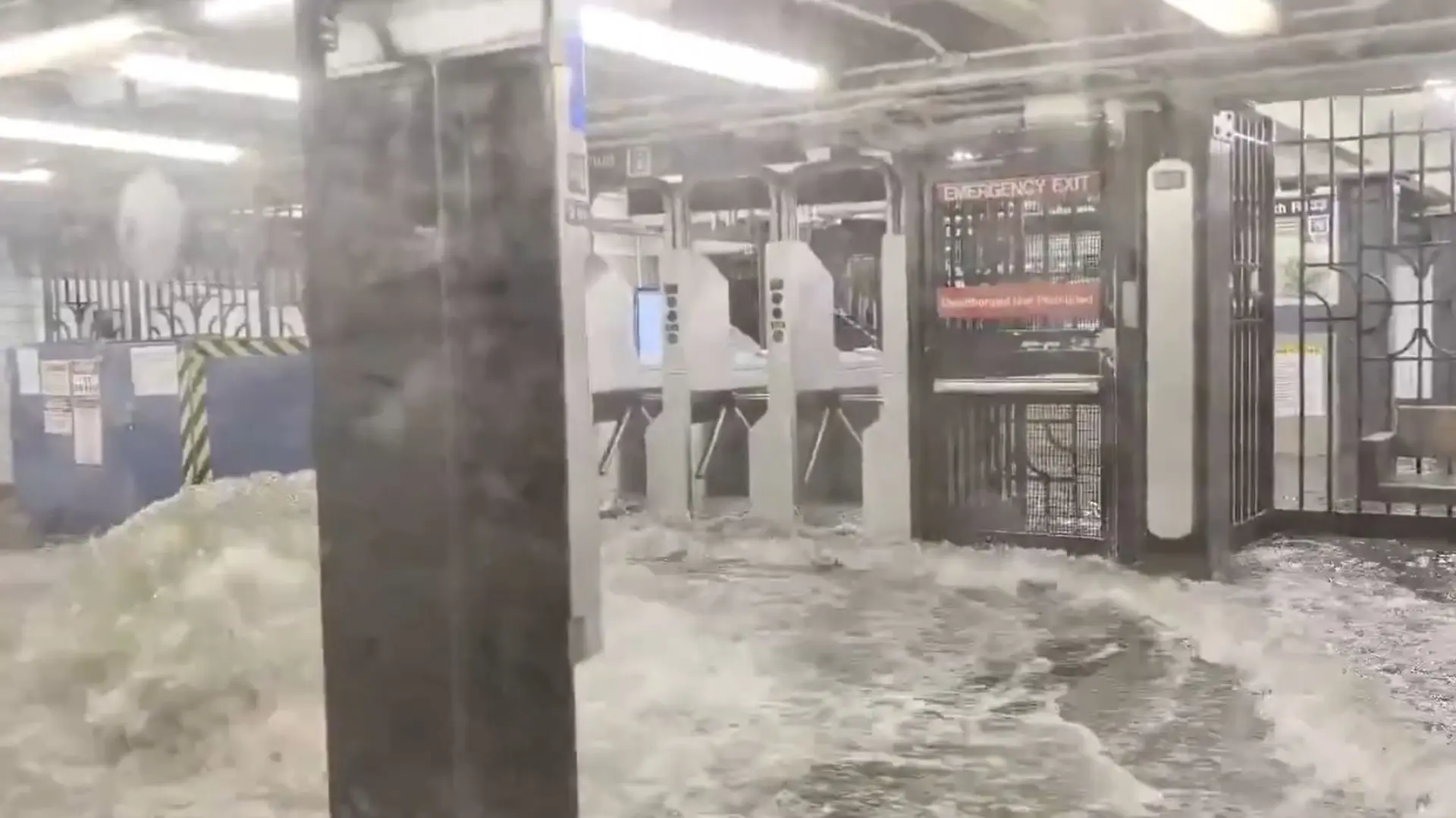 el-metro-de-nueva-york-inundado-por-las-intensas-tormentas.jpeg
