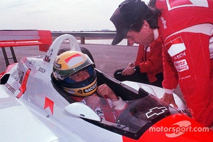 indycar-ayrton-senna-penske-test-1992-ayrton-senna-and-emerson-fittipaldi.jpg