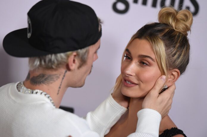 justin-bieber-y-hailey-bieber-muestran-su-amor-en-publico.jpg