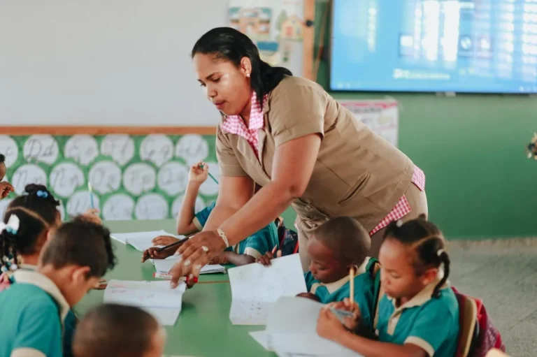 Pandemia produjo un rezago en alumnos del nivel básico