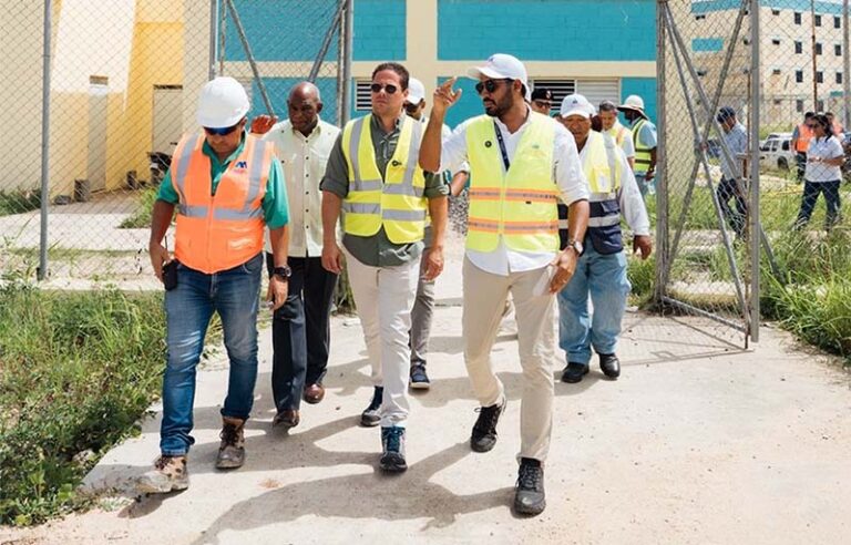 Ministro Bonilla inspecciona avances finales de Las Parras