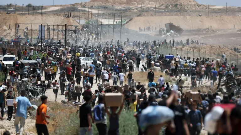 #Mundo:Al menos 10 muertos y 16 heridos tras un ataque israelí contra un punto de distribución de agua en Gaza #FVDigital