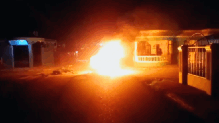 Protestas en Sabana Grande de Boyá; apagones y acción policial – #DeInteres   #FVDigital