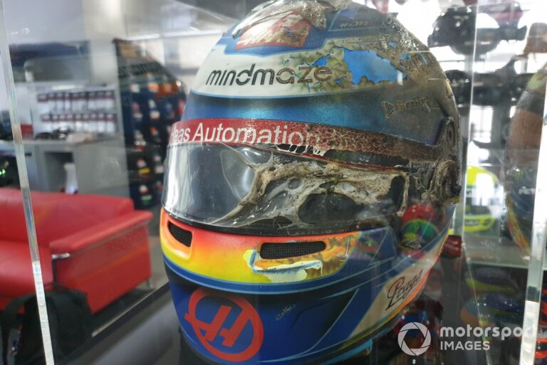 Así se crea un casco de F1 en la fábrica de Bell #F1 #FVDigital